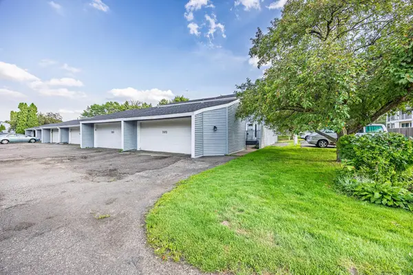 101 Canabury Court, Saint Paul, MN 55117