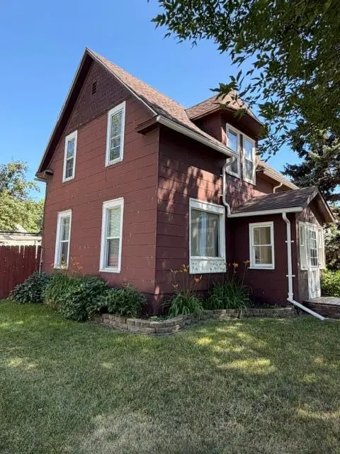 120 4th Avenue Se, Mayville, ND 58257 - #3