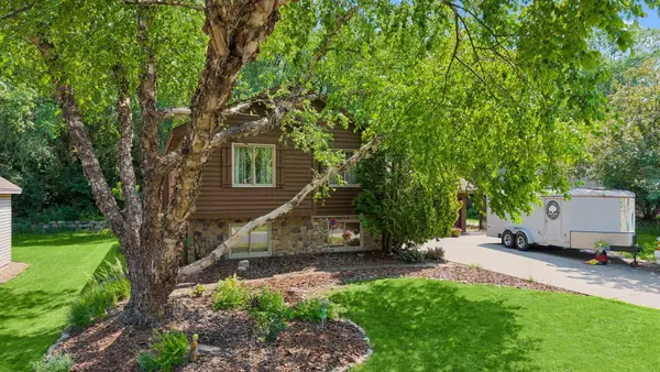 13225 Court Place, Burnsville, MN 55337