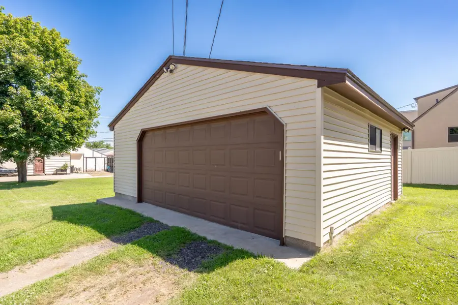 239 3rd Avenue W, Shakopee, MN 55379 - #3