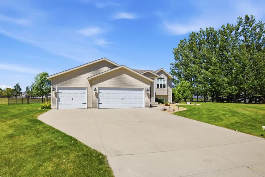 224 Chestnut Drive, Horace, ND 58047 - #3