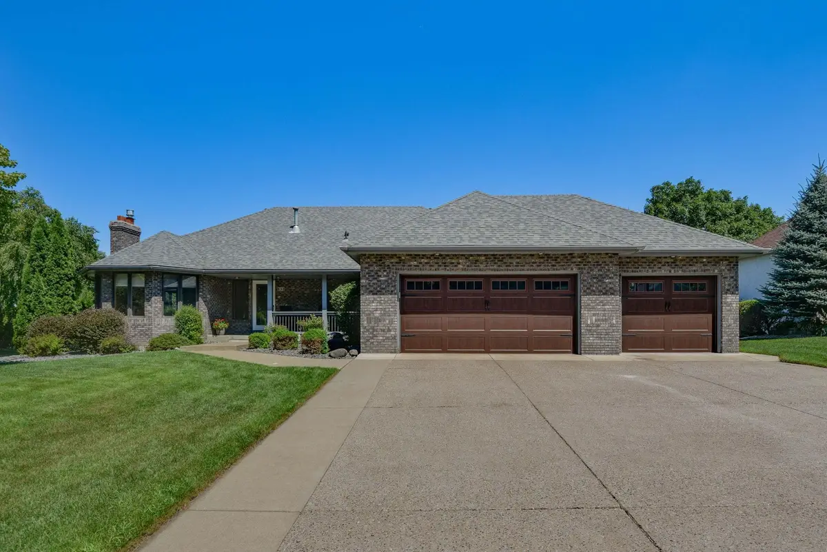 313 Wyndham Circle W, New Brighton, MN 55112 - #1