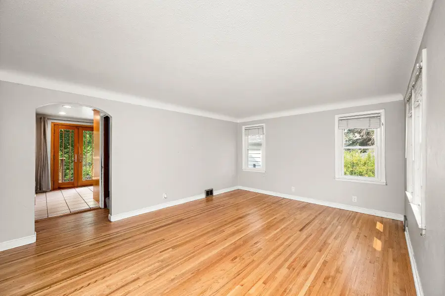 319 Annapolis Street E, West Saint Paul, MN 55118 - #3