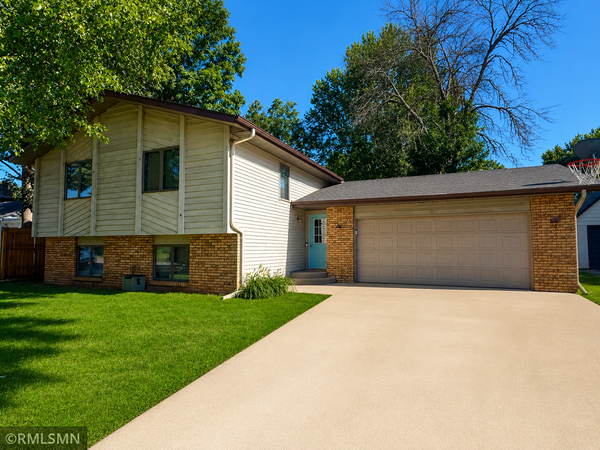 815 10th Street W, Hastings, MN 55033