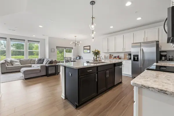 762 Stonegate Road, Chanhassen, MN 55317