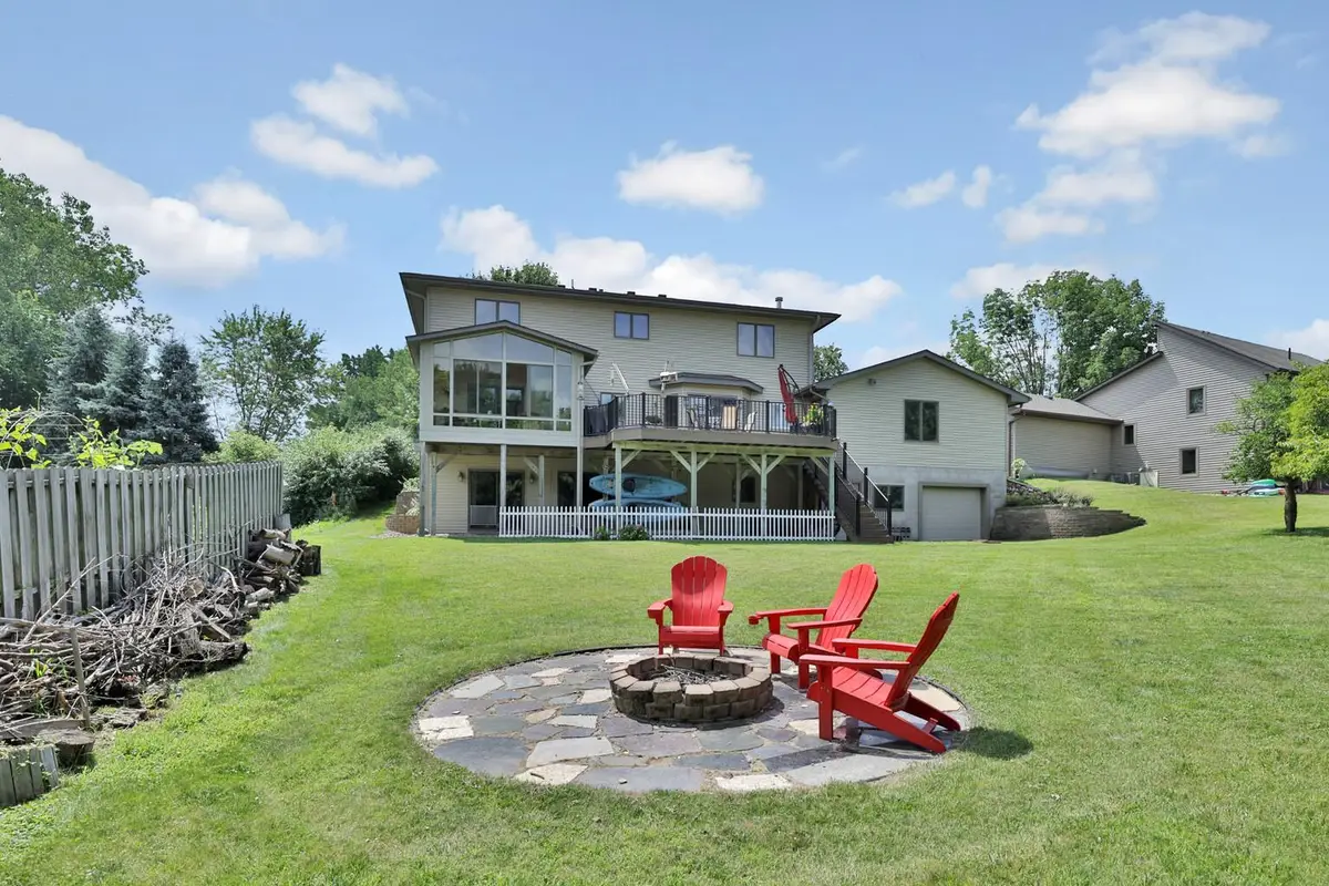 987 Demont Avenue E, Saint Paul, MN 55109 - #1