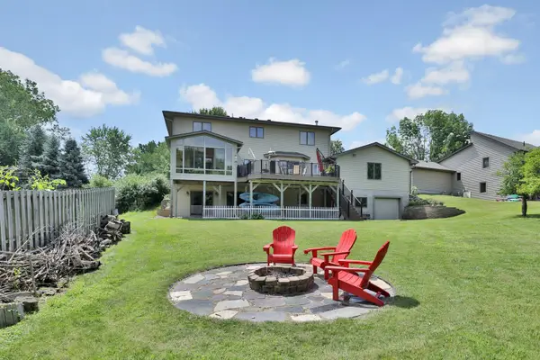 987 Demont Avenue E, Saint Paul, MN 55109