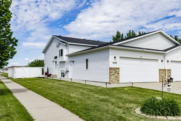 4459 15th Street S, Moorhead, MN 56560