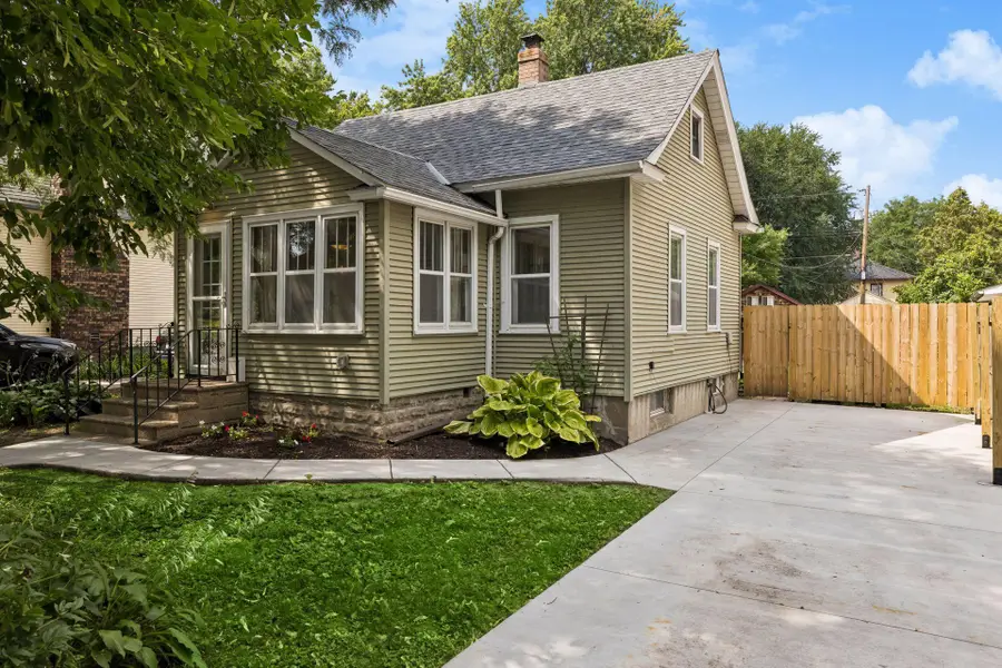 299 Sidney Street W, Saint Paul, MN 55107 - #2