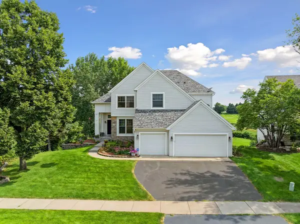 11251 Nassau Circle Ne, Minneapolis, MN 55449