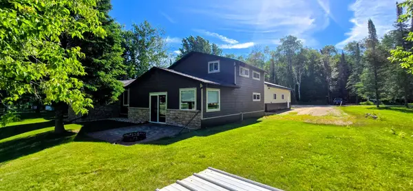 17251 East Pine Drive Nw, Angle Inlet, MN 56711