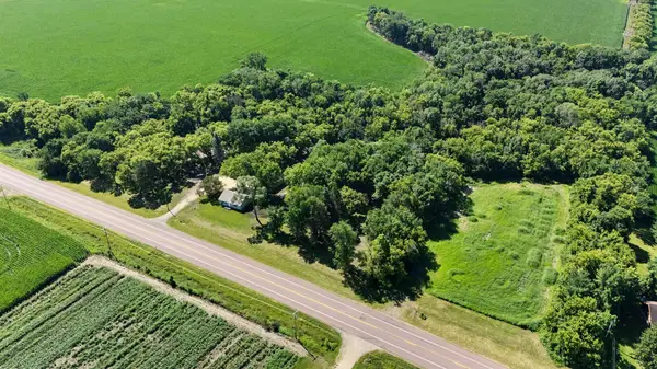 29499 390th Street, Le Sueur, MN 56058
