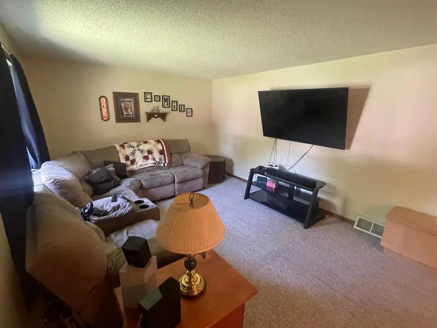513 8th Avenue Nw, Waseca, MN 56093 - #3