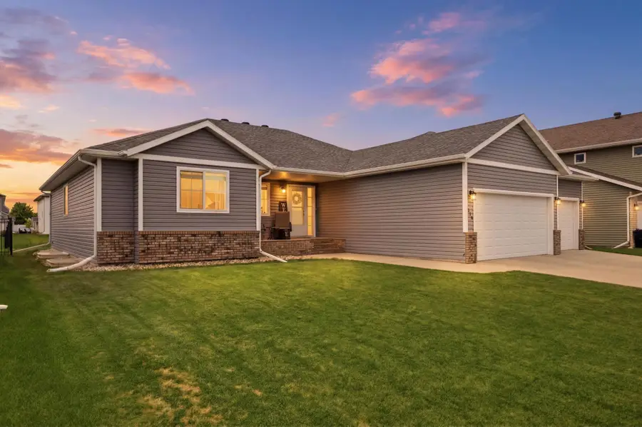 219 6th Street E, Horace, ND 58047 - #2