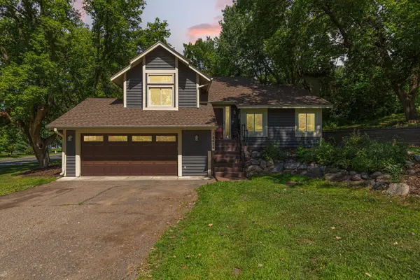 13628 Vincent Circle, Burnsville, MN 55337