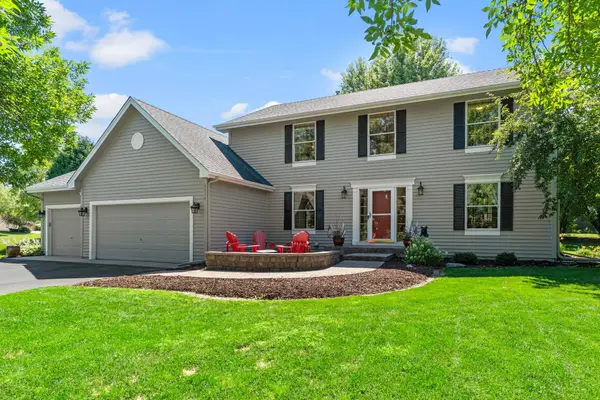 8010 Spruce Trail, Eden Prairie, MN 55347