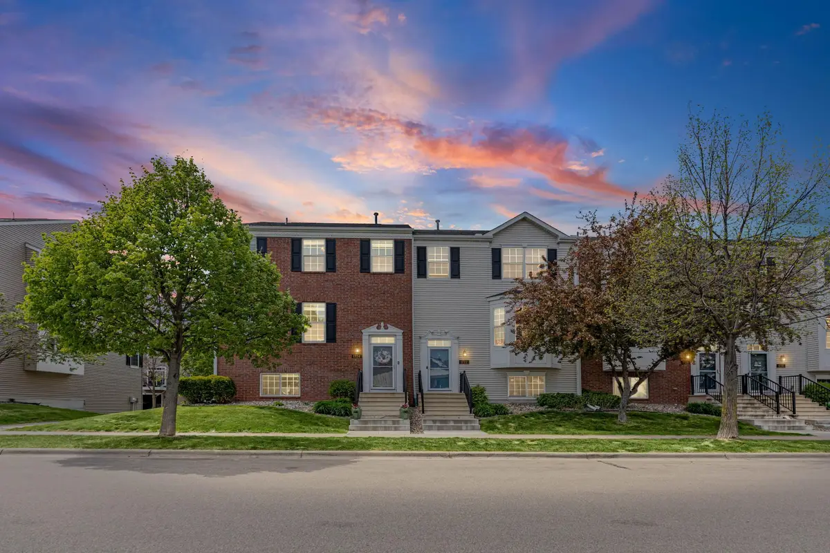 1724 Riverside Drive, Shakopee, MN 55379 - #1