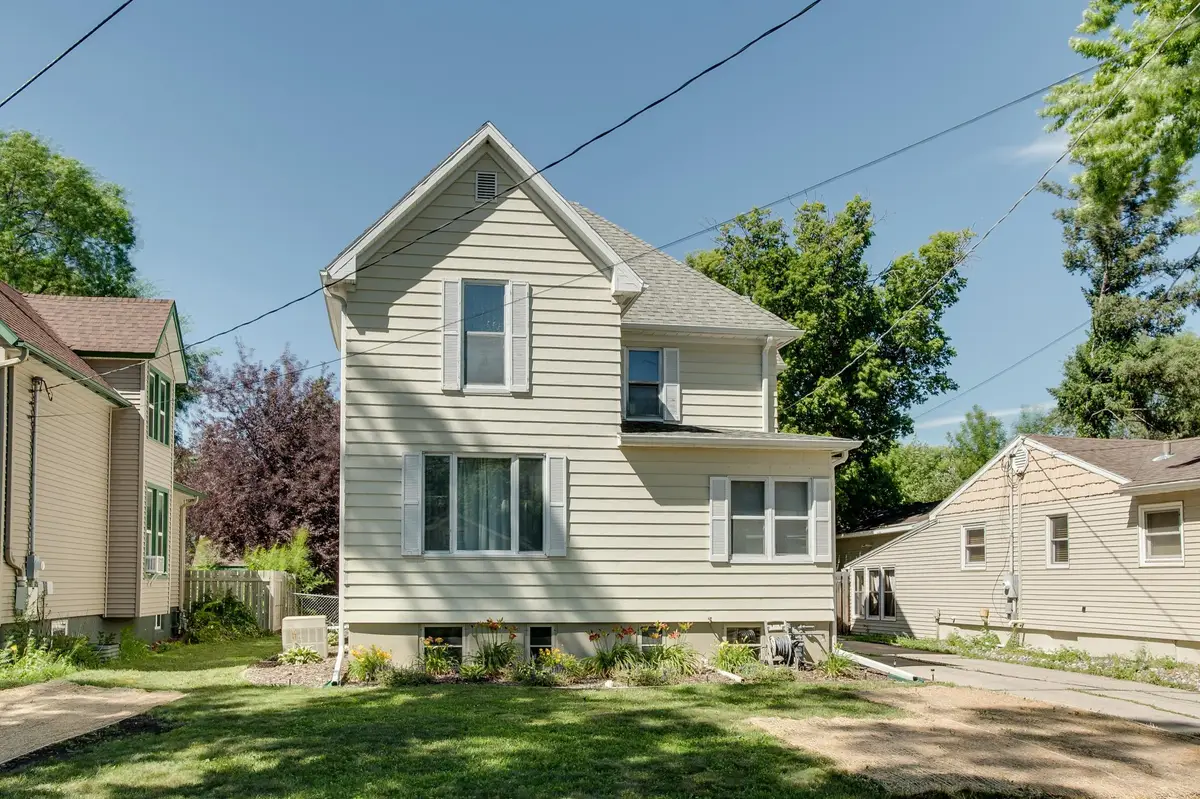 1637 8th Avenue S, Fargo, ND 58103 - #1