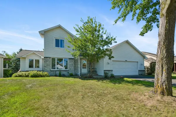 9142 Woodhall Crossing N, Minneapolis, MN 55443