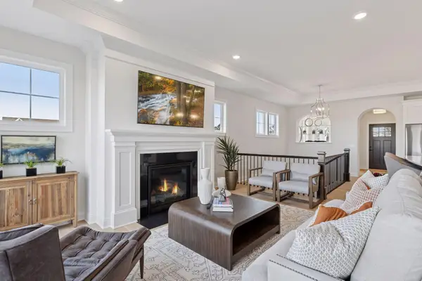 87 Spring Farm Road, North Oaks, MN 55127