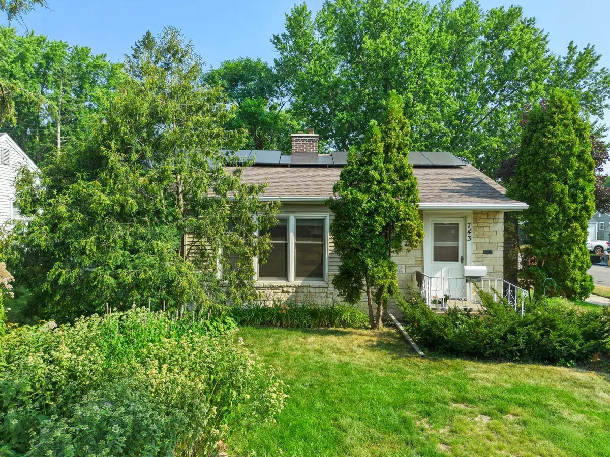 743 Parkview Avenue, Saint Paul, MN 55117 - #1