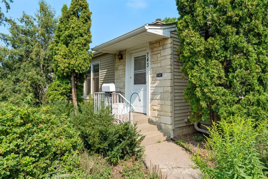 743 Parkview Avenue, Saint Paul, MN 55117 - #3