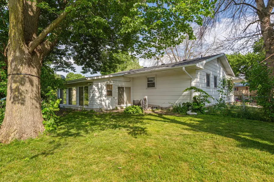 1516 Wellington Crescent, Faribault, MN 55021 - #3