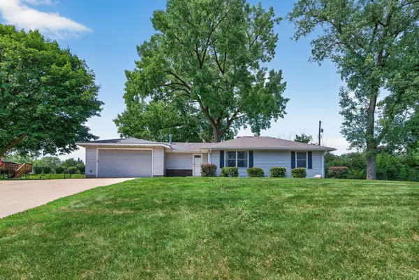 922 23rd Avenue Nw, Saint Paul, MN 55112
