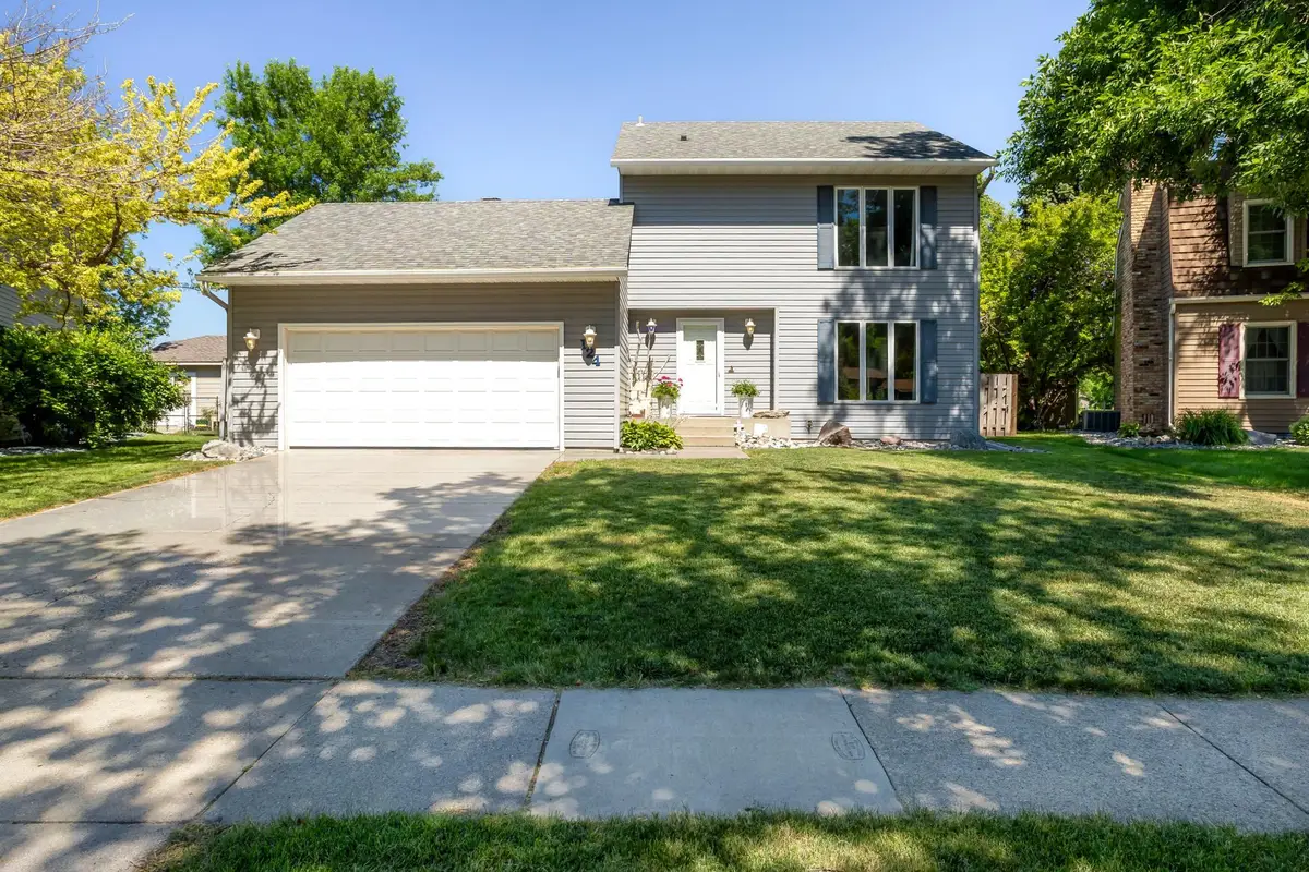 124 Prairiewood Drive S, Fargo, ND 58103 - #1