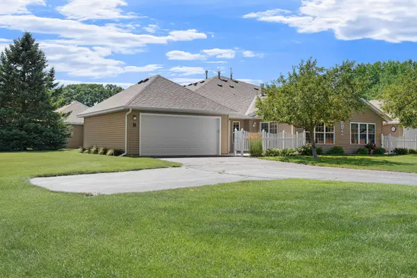 2100 Oak Tree Lane #B, Austin, MN 55912