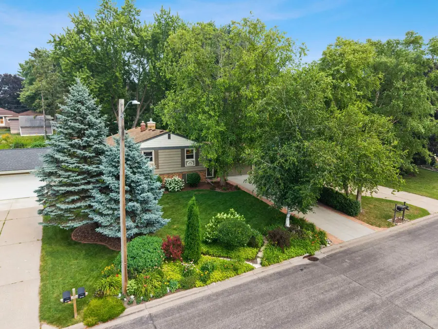 2824 Fernwood Street, Saint Paul, MN 55113 - #2
