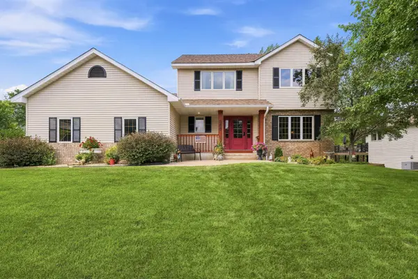 365 Windsor Lane, Mahtomedi, MN 55115