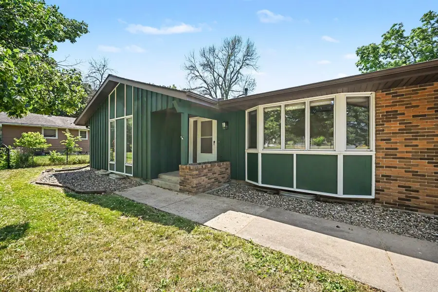 206 Lincoln Avenue S, New Prague, MN 56071 - #2