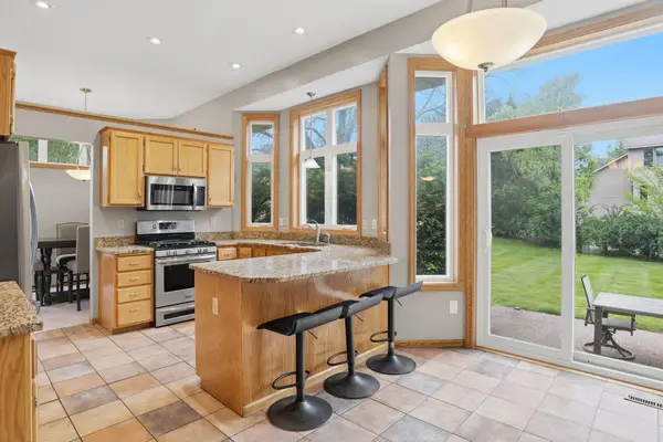 8901 Dunbar Knoll N, Minneapolis, MN 55443