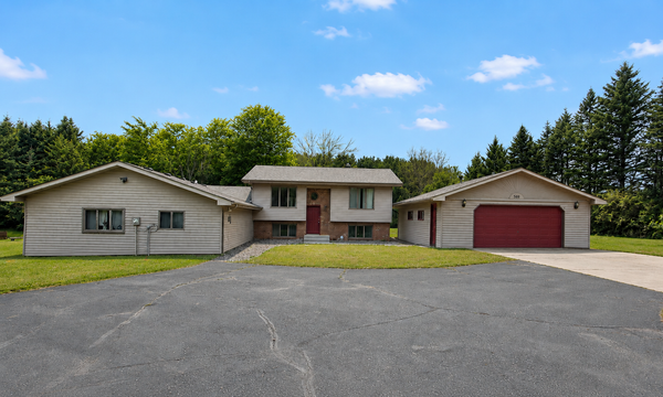 566 Plourde Drive, Somerset, WI 54025