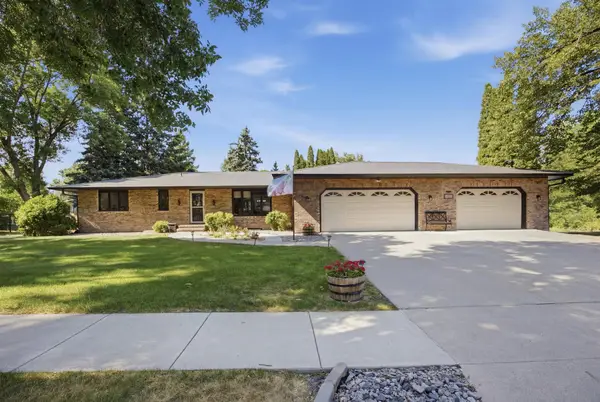 42 36th Avenue N, Fargo, ND 58102