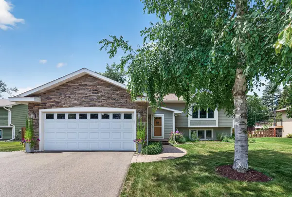 1415 Sycamore Lane N, Minneapolis, MN 55441