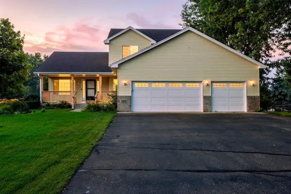 1011 Hillock Street Nw, Isanti, MN 55040