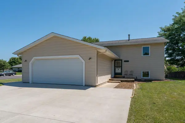 1655 Valley View Drive, Mankato, MN 56003