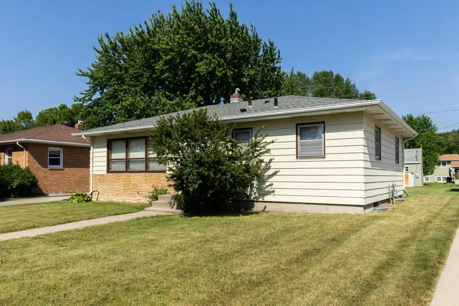 1618 17th Street S, Fargo, ND 58103 - #3