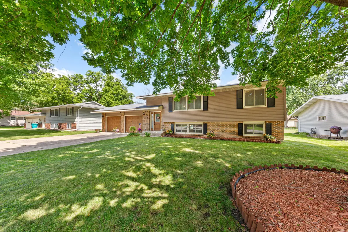 722 16th Street Se, Owatonna, MN 55060 - #1