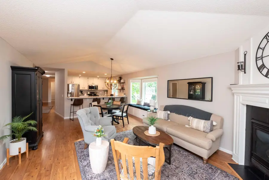 14348 Embassy Way, Apple Valley, MN 55124 - #3