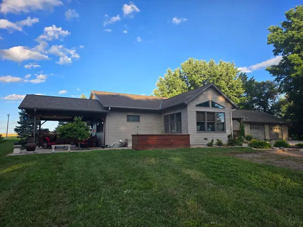 93529 500th Avenue, Windom, MN 56101