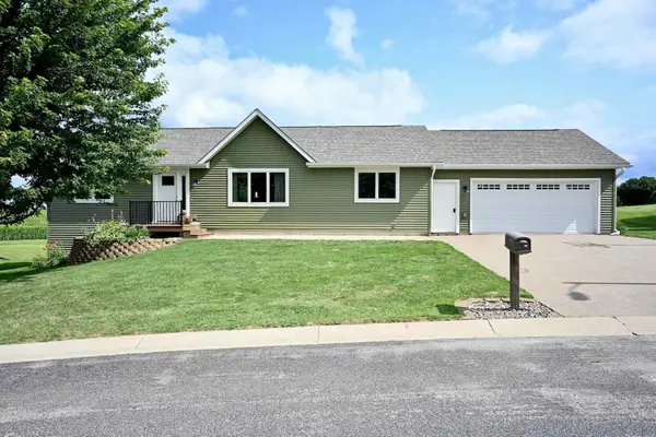 206 Park Avenue, Altura, MN 55910