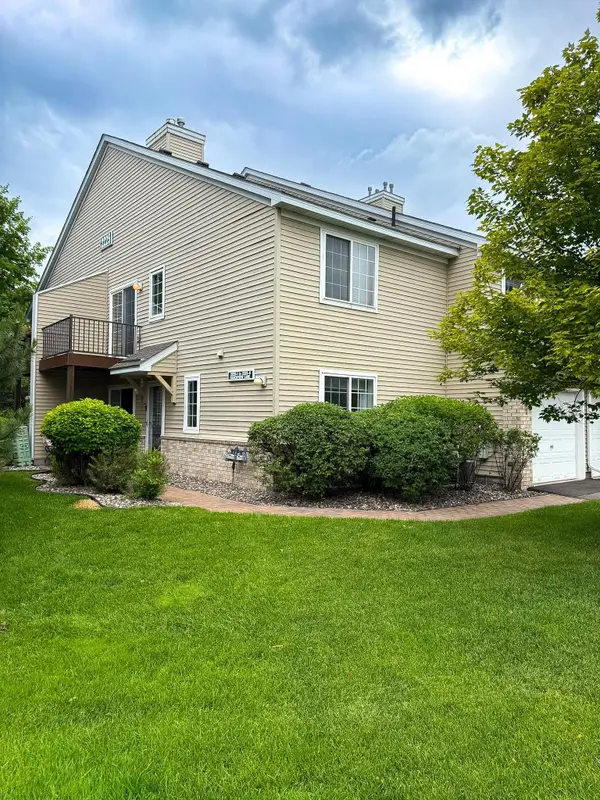 2225 Ranchview Lane N #1, Minneapolis, MN 55447