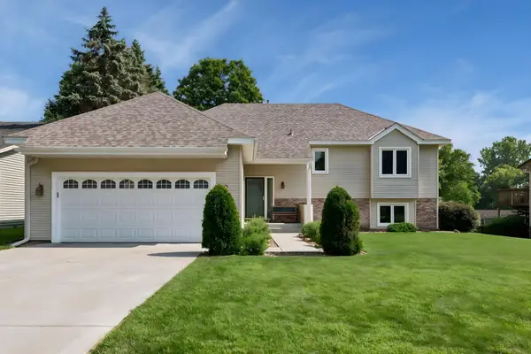 15481 Michele Lane, Eden Prairie, MN 55346