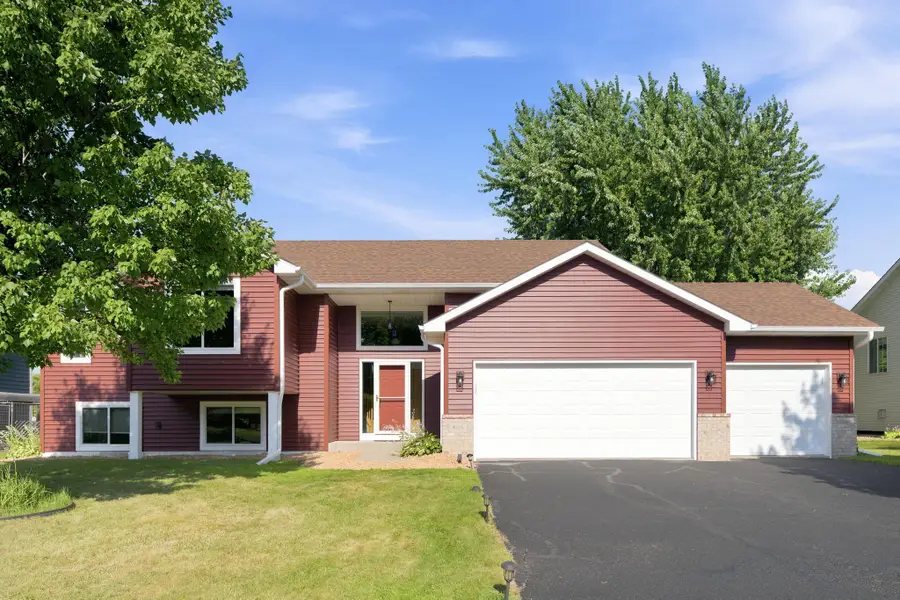 805 Daniel Drive, Belle Plaine, MN 56011 - #2