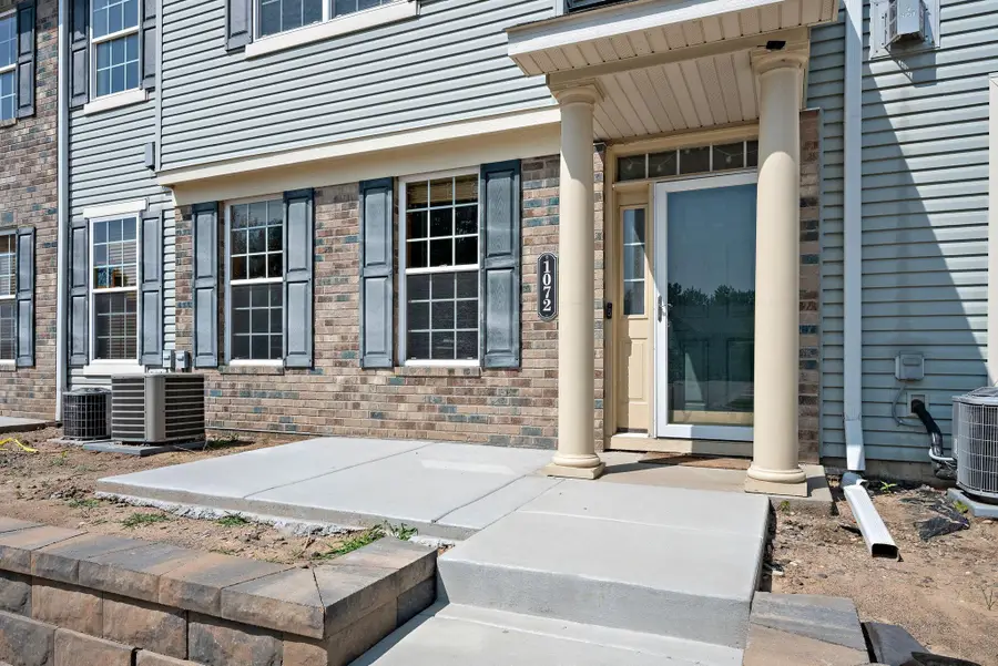 1072 Henslow Avenue N, Oakdale, MN 55128 - #2