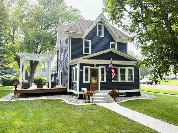 1527 Ford Avenue N, Glencoe, MN 55336