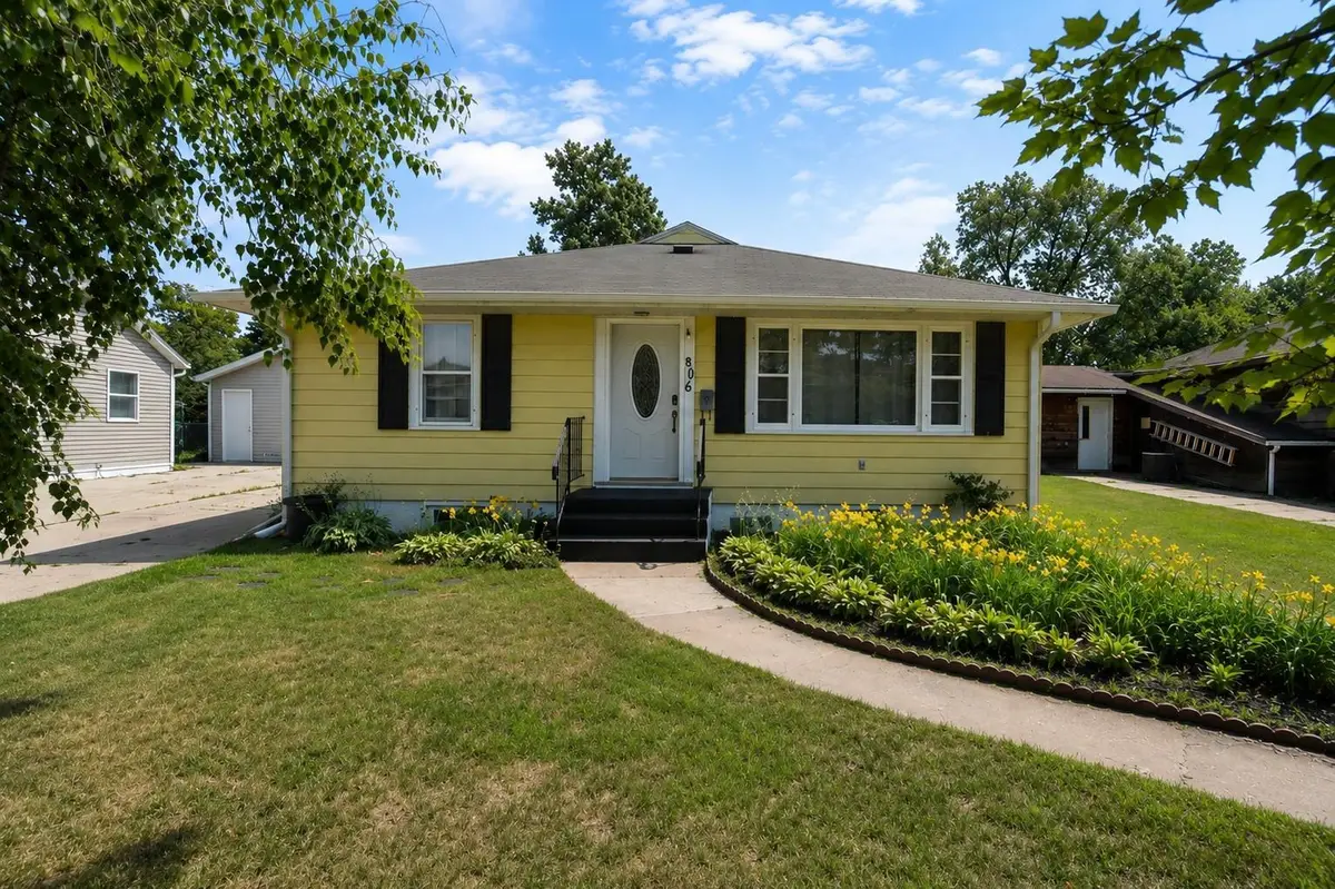 806 5th Street Ne, Staples, MN 56479 - #1